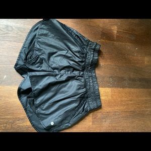 Xs workout shorts, brand Layers